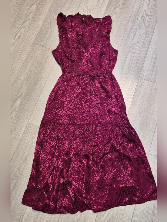 Steve Madden Dresses & Skirts - Steve Madden Berry Sleeveless Ruffle-Neck Midi Dress